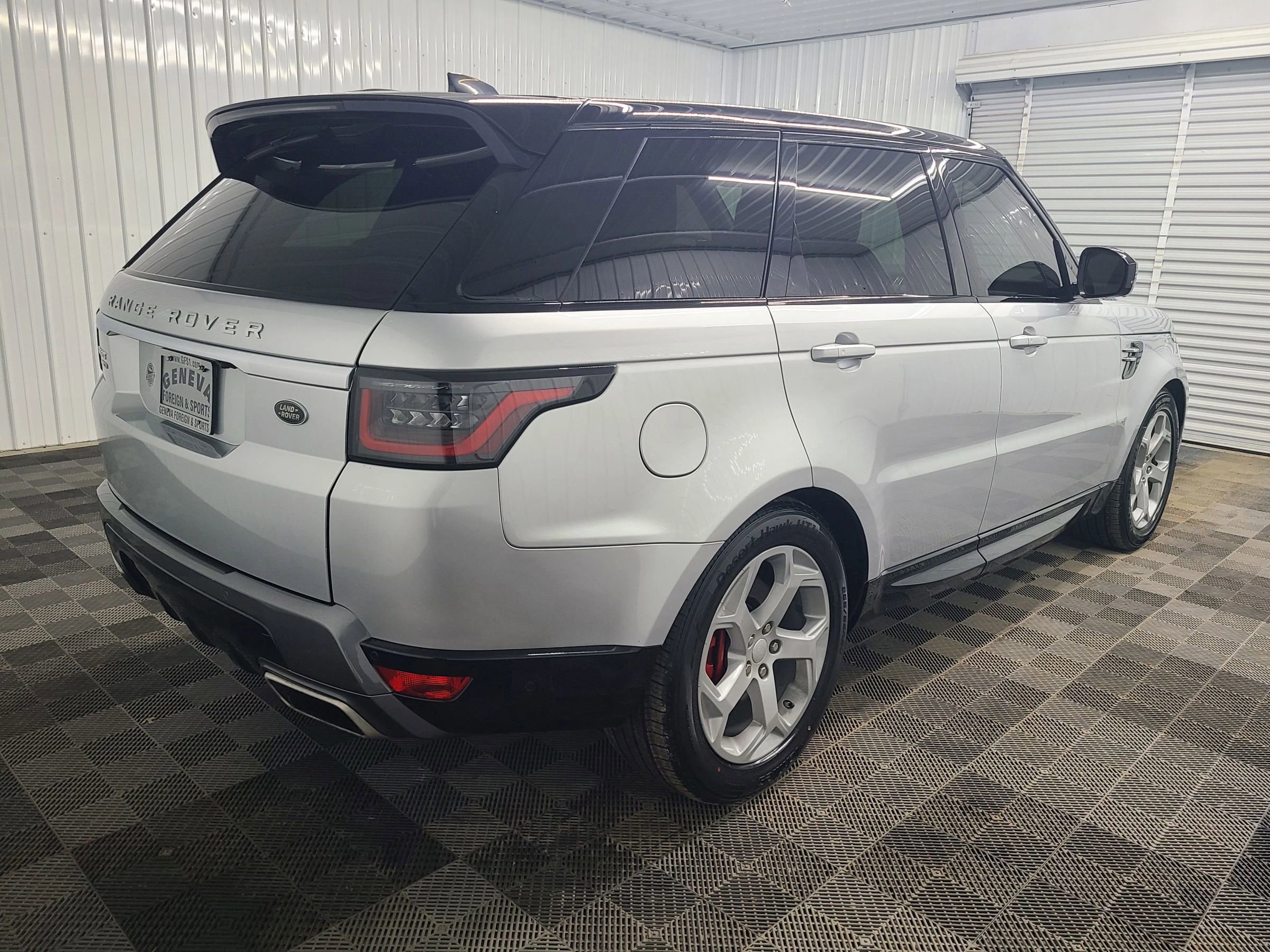 Used 2018 Land Rover Range Rover Sport HSE image 11