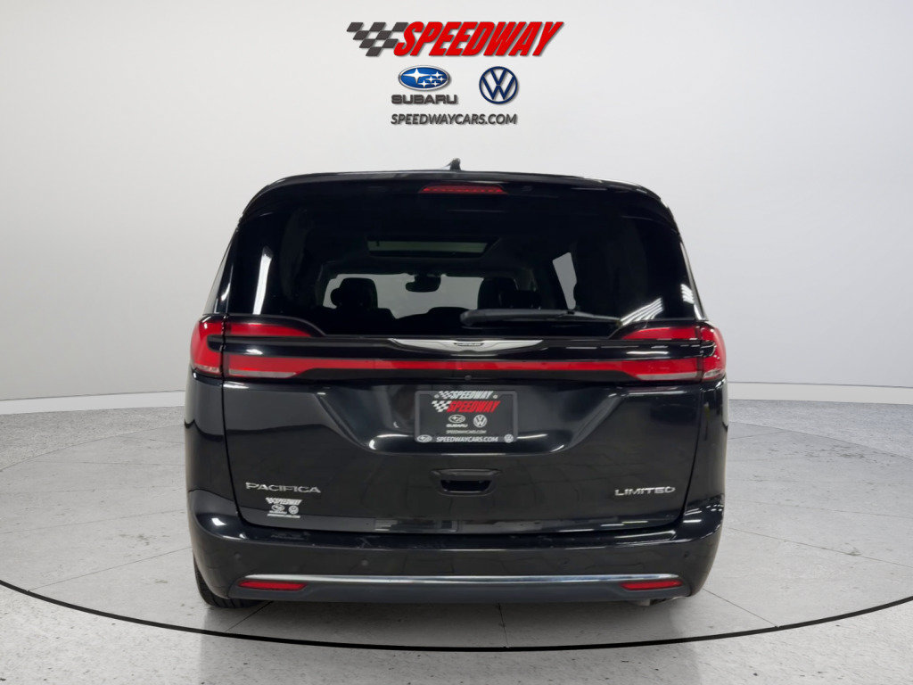 Used 2023 Chrysler Pacifica Limited FWD image 7