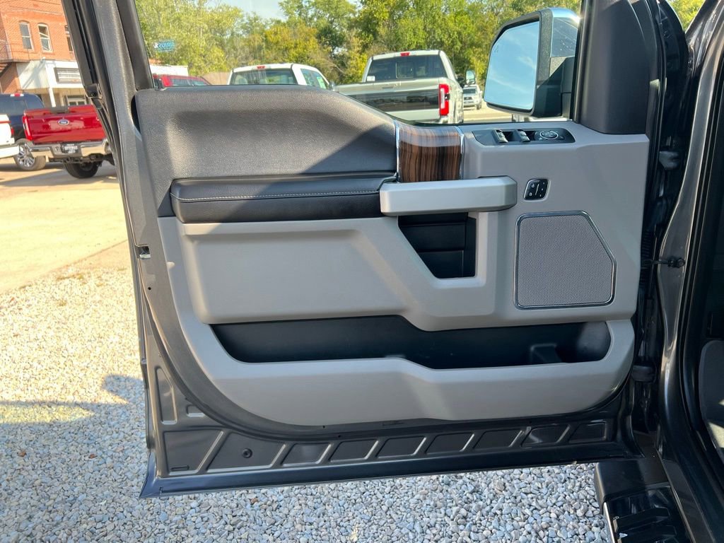 Used 2015 Ford F150 Lariat image 11