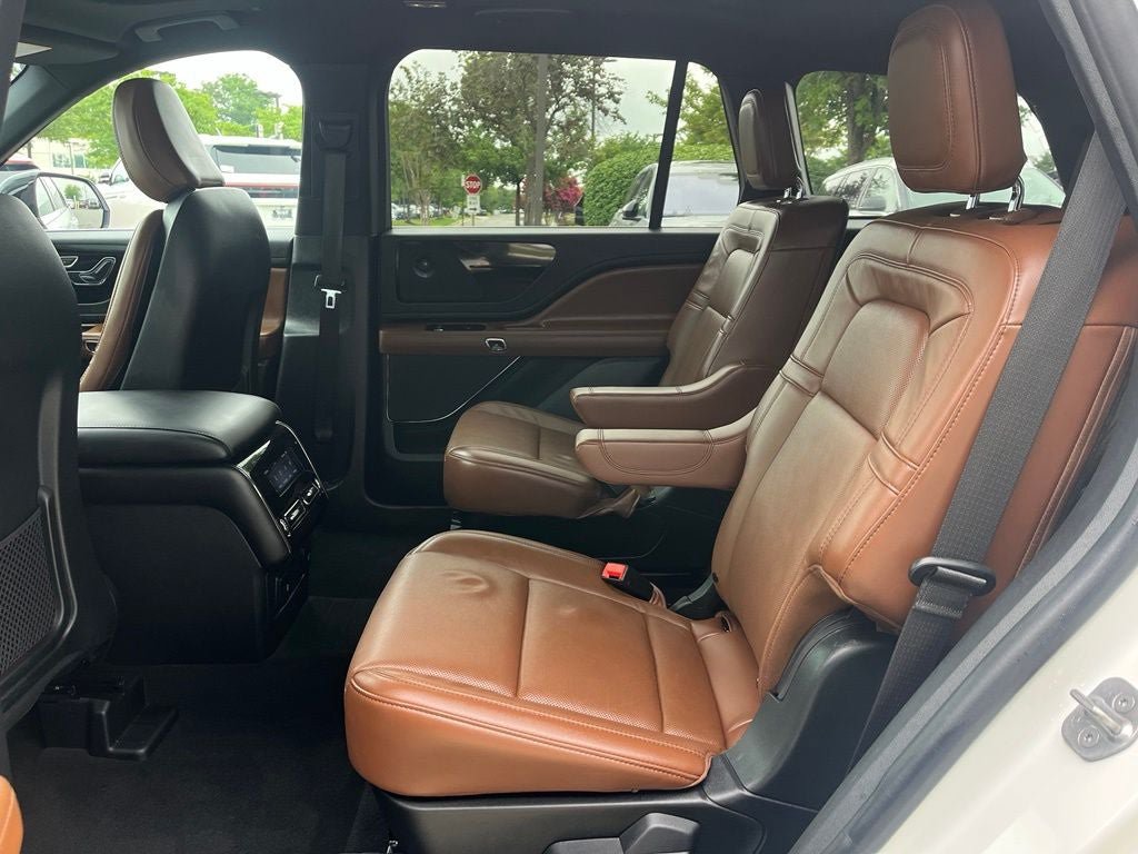 Used 2024 Lincoln Aviator Reserve w/ Elements Package Plus AWD/4WD image 12
