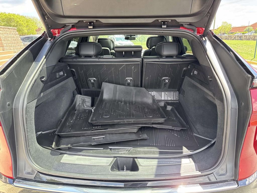 Used 2024 Cadillac Lyriq Luxury w/ LPO, Floor Liner Package AWD/4WD image 25