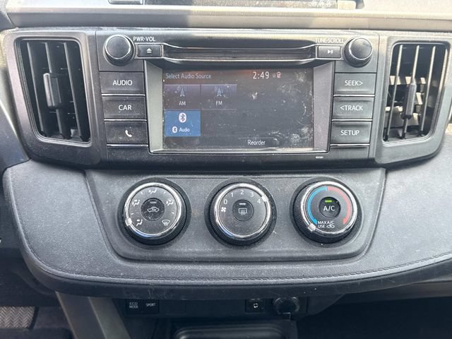 Used 2017 Toyota RAV4 LE FWD image 29