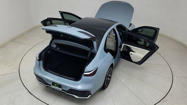 Used 2025 BMW 740i xDrive w/ Premium Package image 86