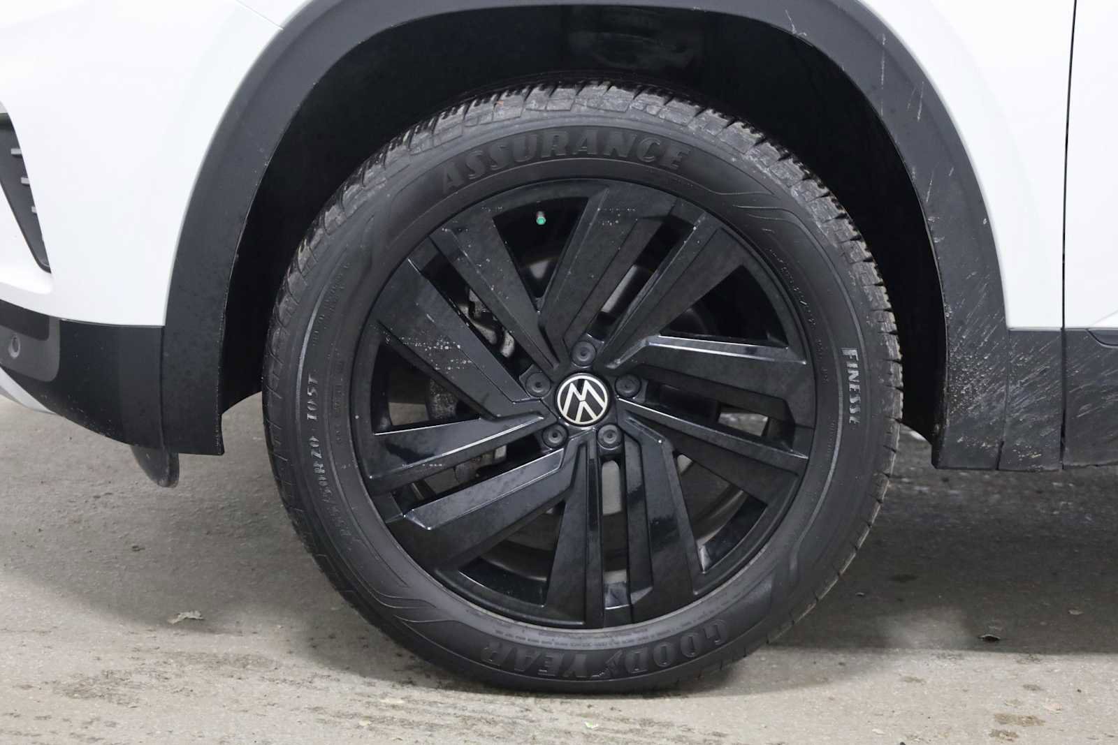 Used 2023 Volkswagen Atlas Cross Sport SE image 35