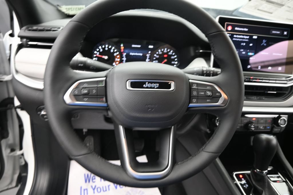 Used 2025 Jeep Compass Limited AWD/4WD image 29