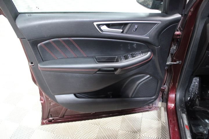 Used 2021 Ford Edge ST-Line image 16
