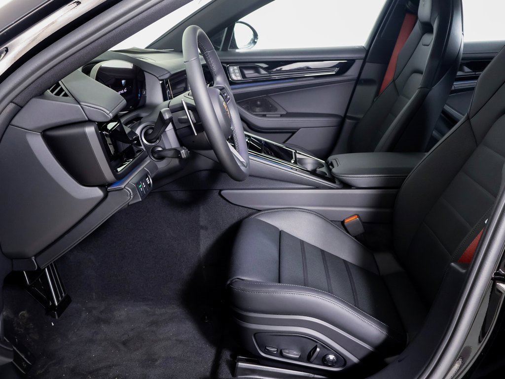 New 2025 Porsche Panamera 4 image 5