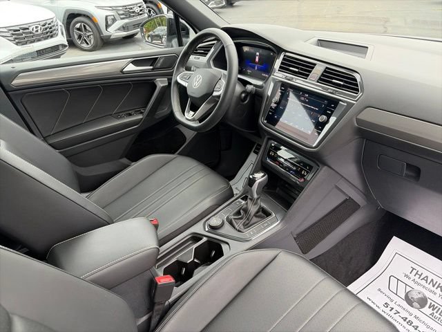 Used 2023 Volkswagen Tiguan SE R-Line AWD/4WD image 5
