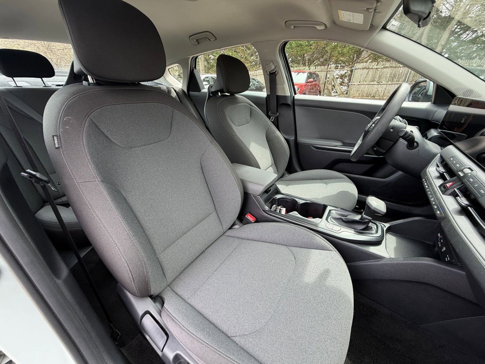 Used 2025 Kia K4 FWD image 35