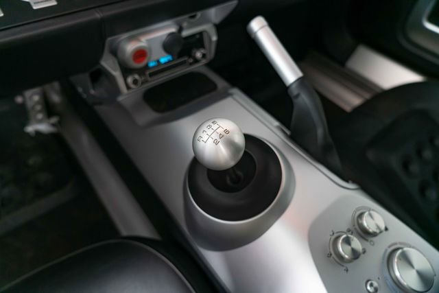 Used 2005 Ford GT image 21