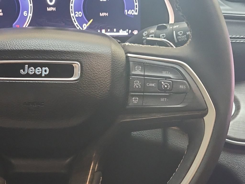 Used 2024 Jeep Grand Cherokee L Limited AWD/4WD image 19