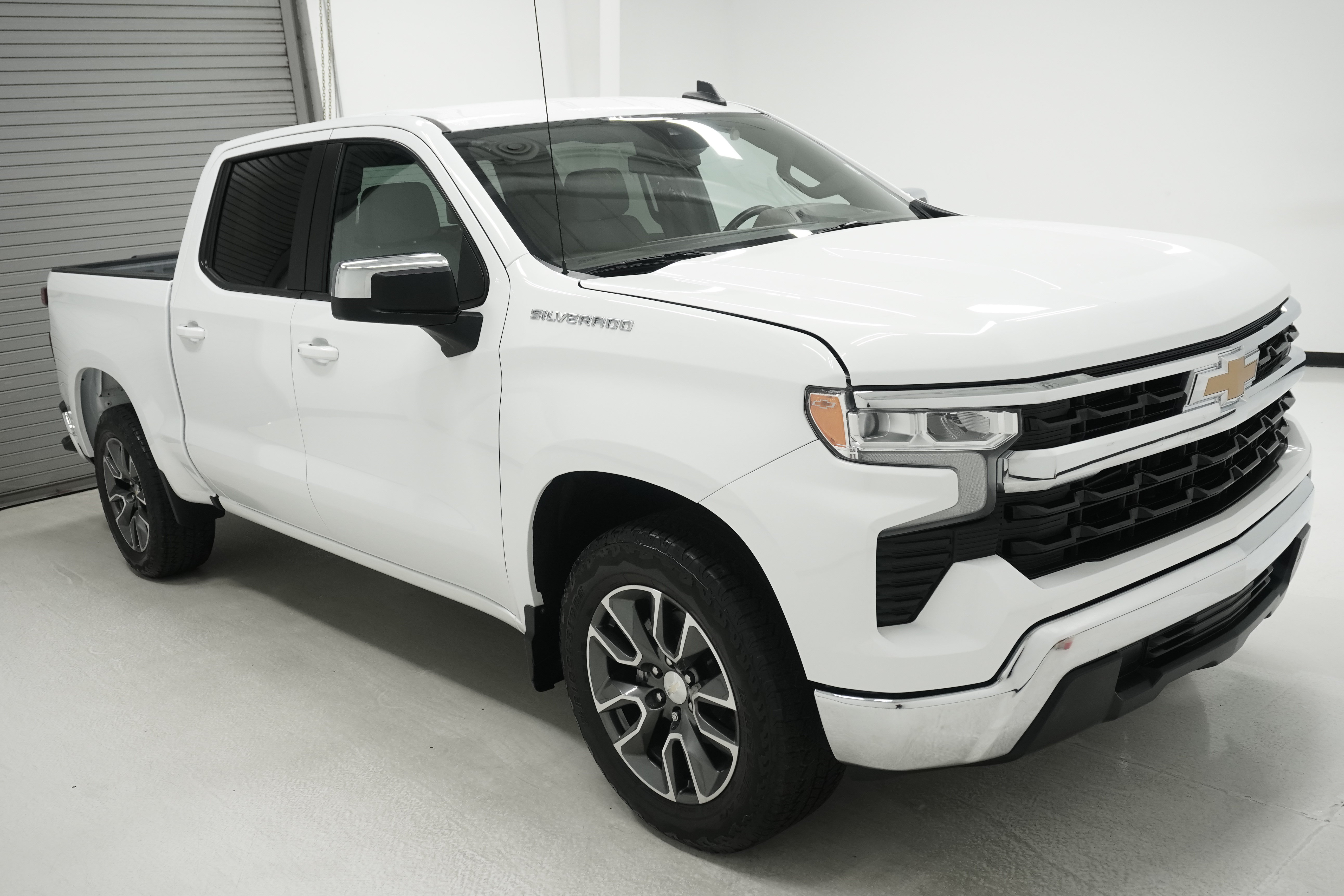 Used 2023 Chevrolet Silverado 1500 LT RWD image 3
