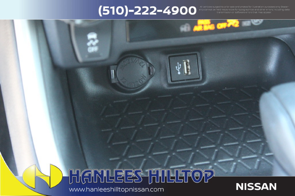 Used 2025 Toyota RAV4 XLE FWD image 21