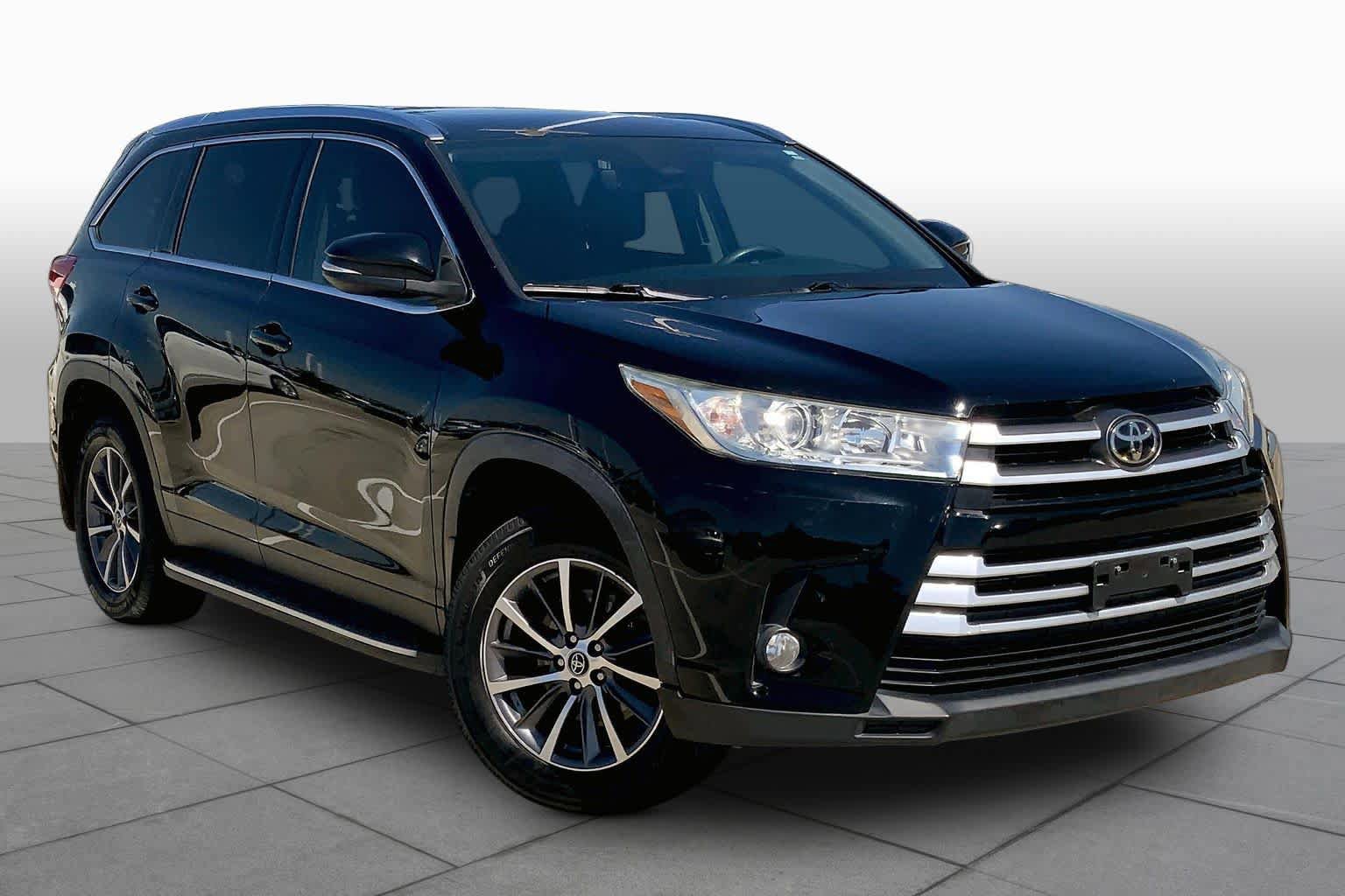 Used 2019 Toyota Highlander XLE AWD/4WD image 2