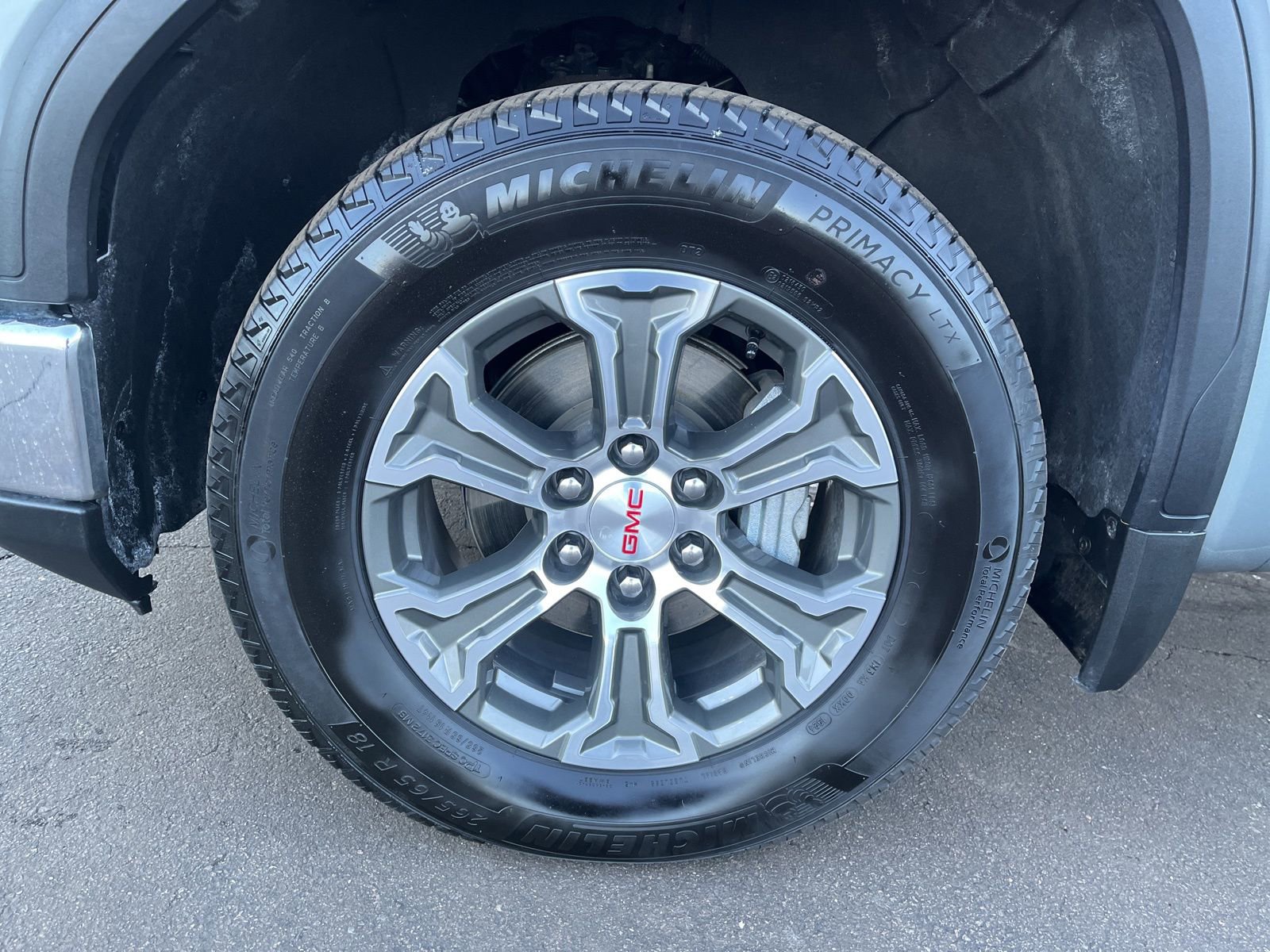 Certified 2025 GMC Sierra 1500 SLT image 9