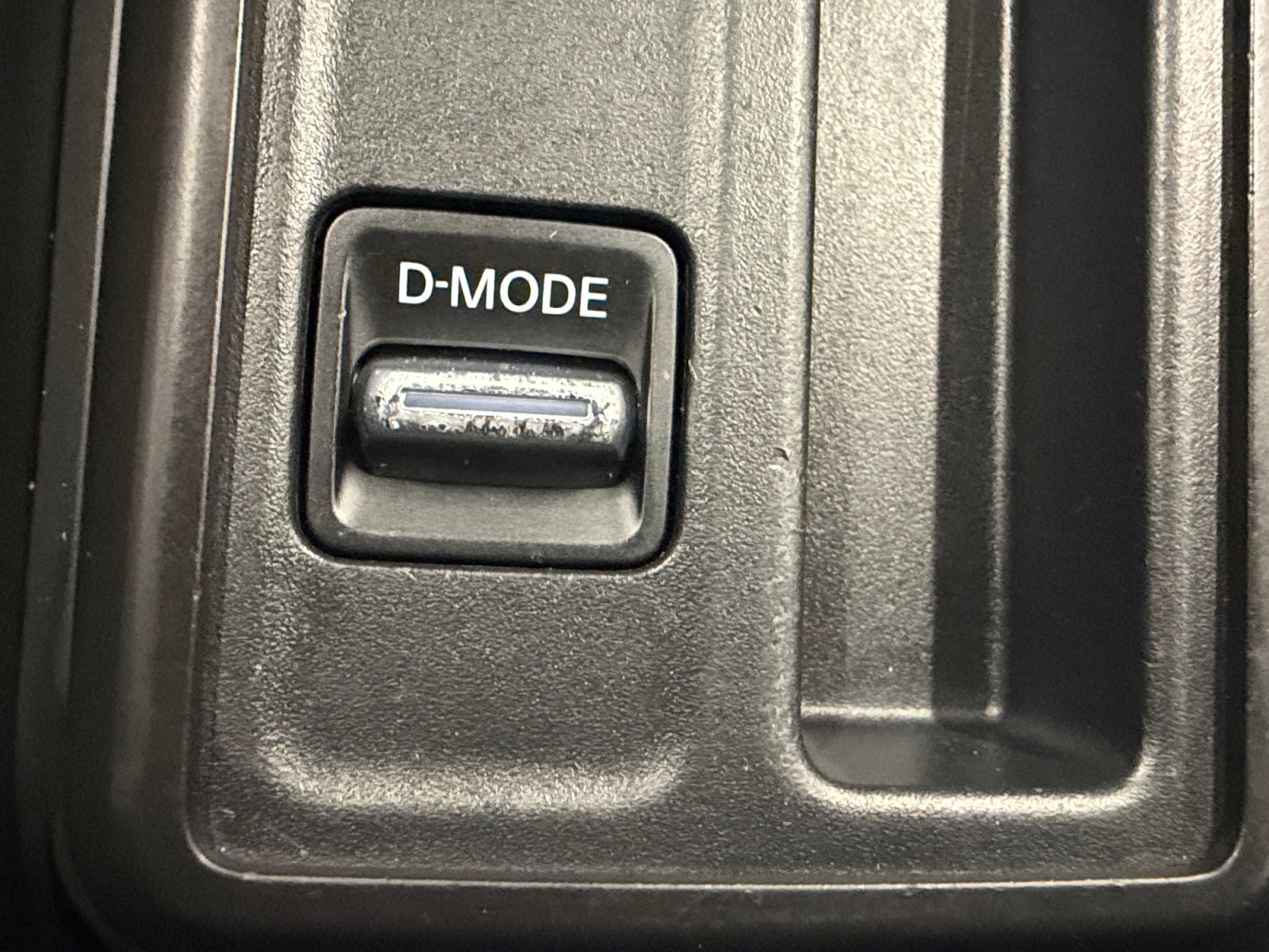 Used 2023 Nissan Pathfinder S FWD image 37