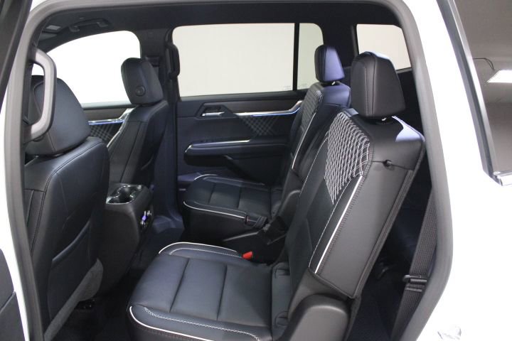 New 2026 GMC Acadia Denali w/ LPO, Floor Liner Package image 21