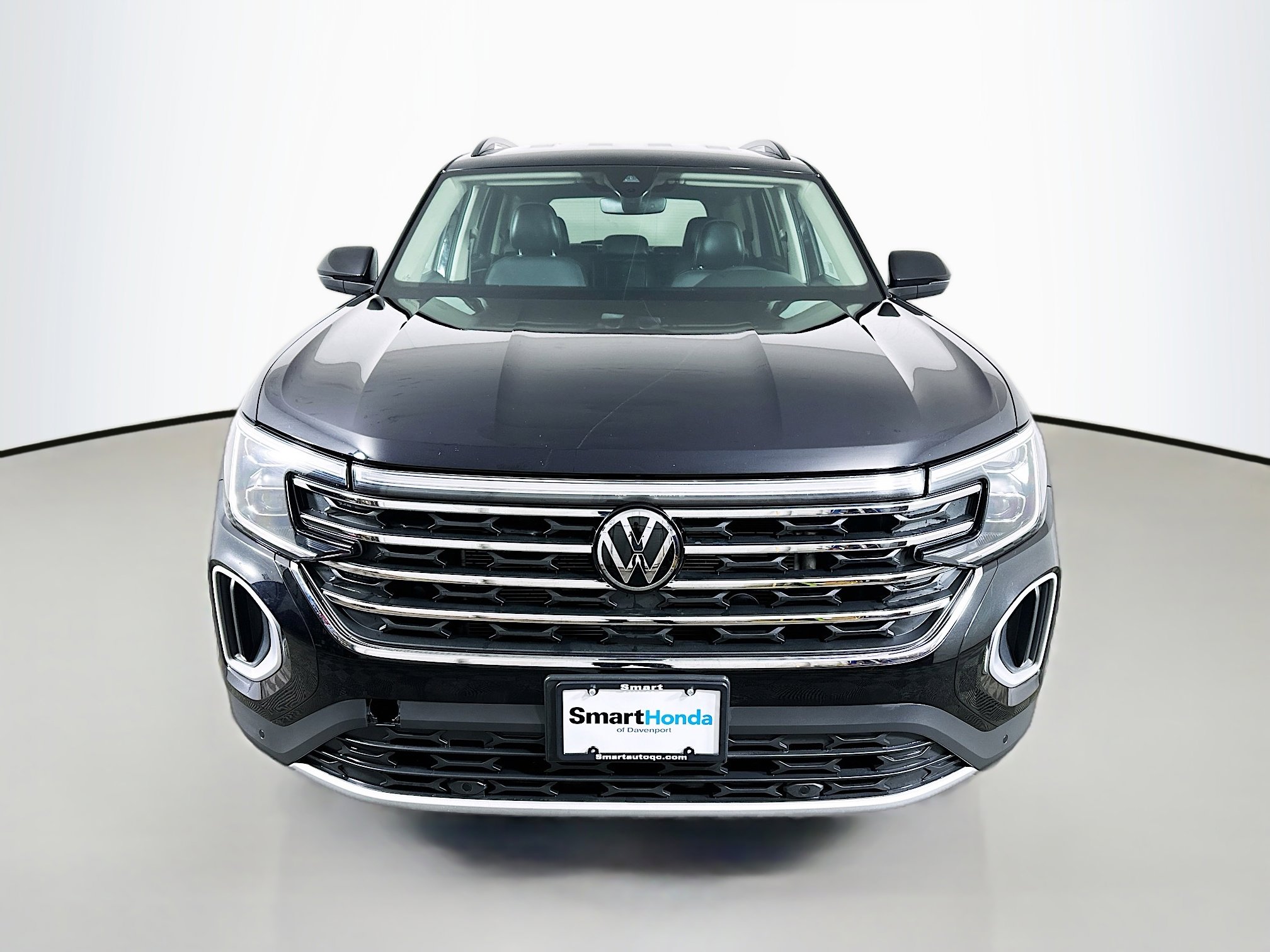 Used 2024 Volkswagen Atlas SE image 2