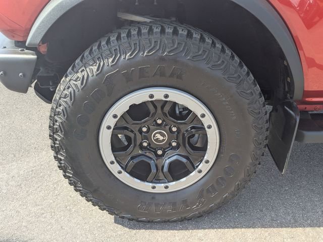 Certified 2022 Ford Bronco Outer Banks w/ Sasquatch Package image 28