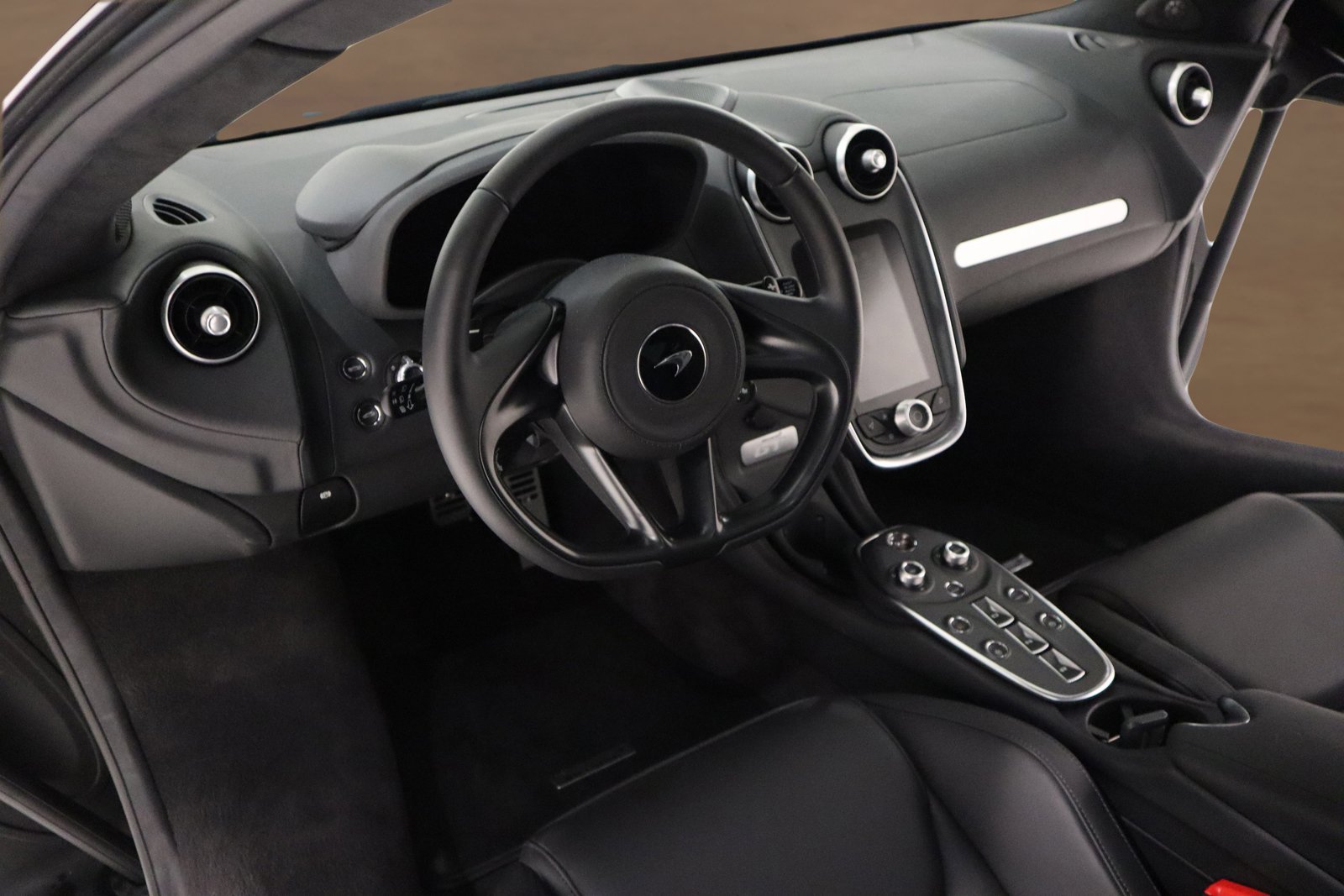 Used 2023 McLaren GT RWD image 8