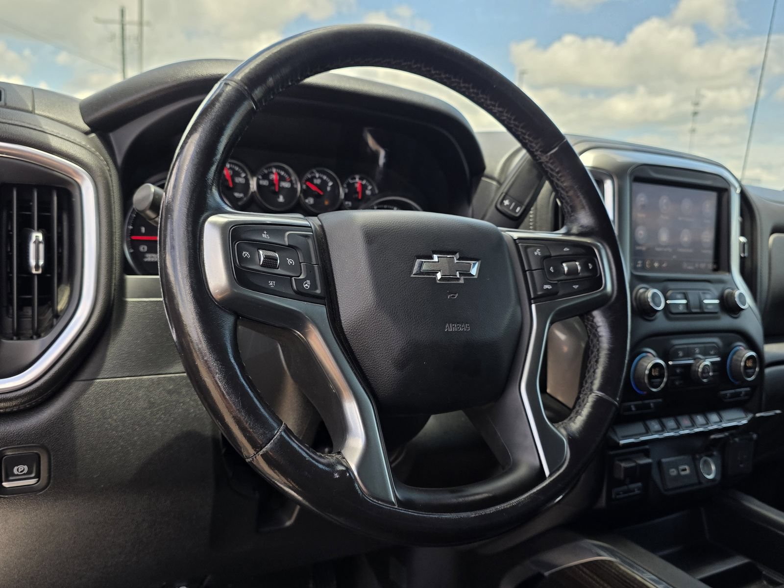 Used 2022 Chevrolet Silverado 1500 LT Trail Boss w/ Convenience Package II AWD/4WD image 8
