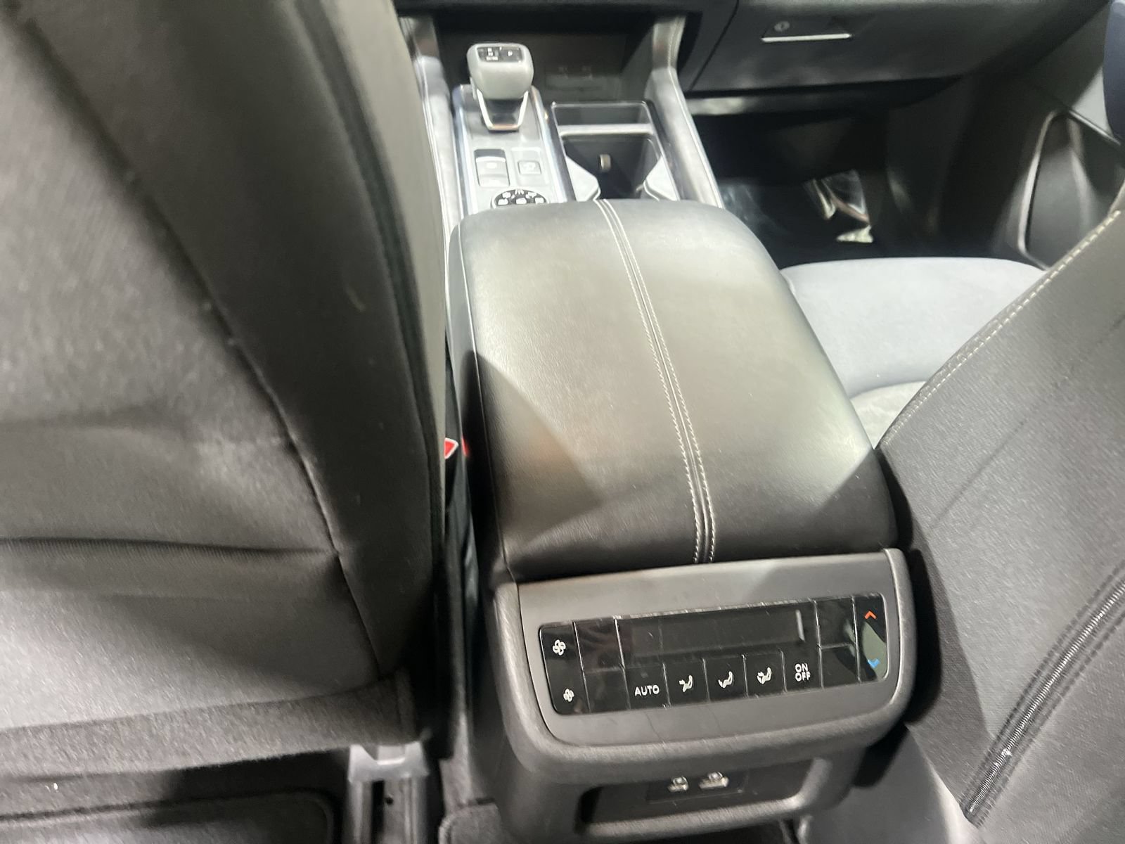 Used 2025 Nissan Pathfinder SV AWD/4WD image 20