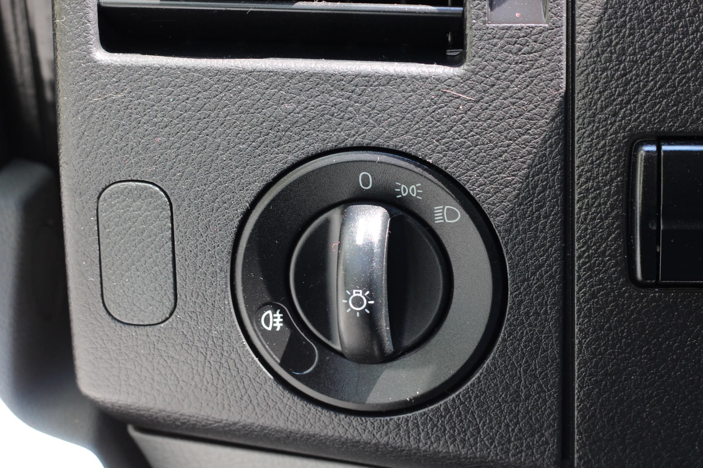 Used 2018 Mercedes-Benz Sprinter 2500 image 18