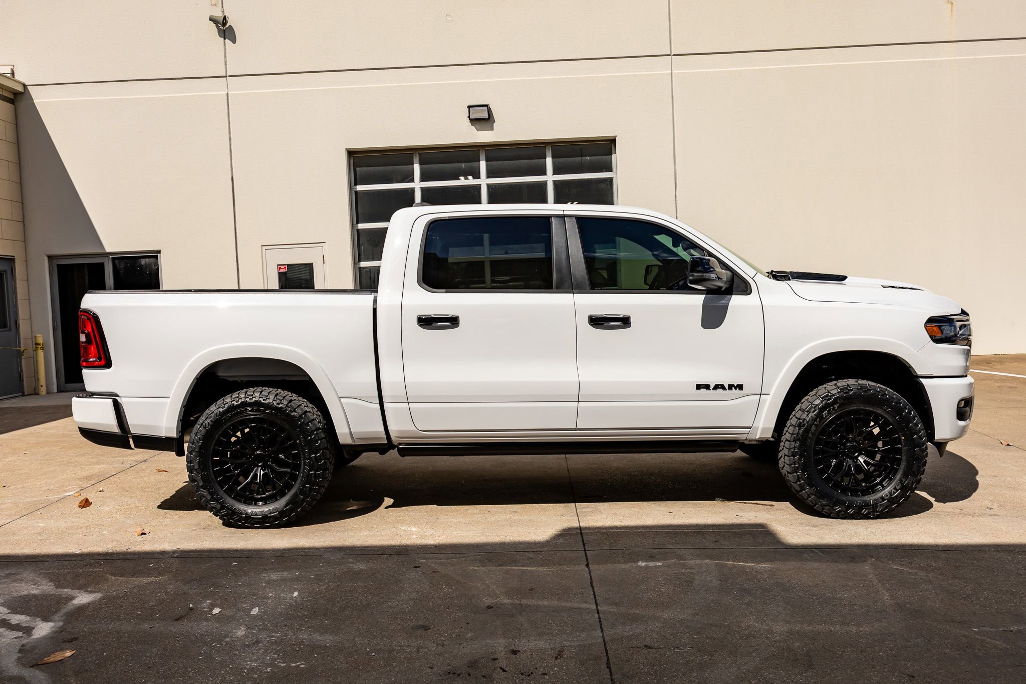 Used 2026 RAM 1500 Laramie w/ Night Edition AWD/4WD image 11
