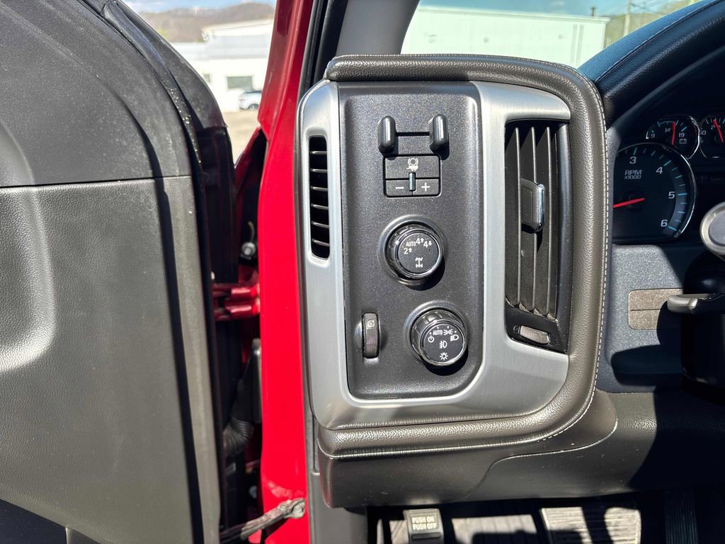 Used 2018 GMC Sierra 1500 SLT w/ SLT Premium Package AWD/4WD image 14