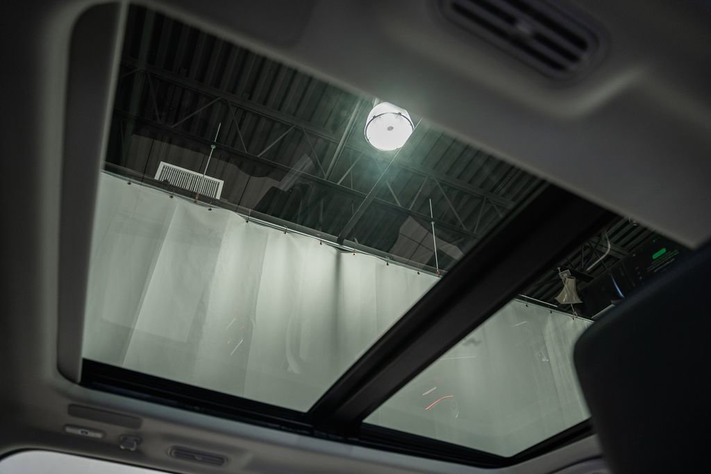 Used 2025 Ford Expedition Max Platinum w/ Driver's Package image 37