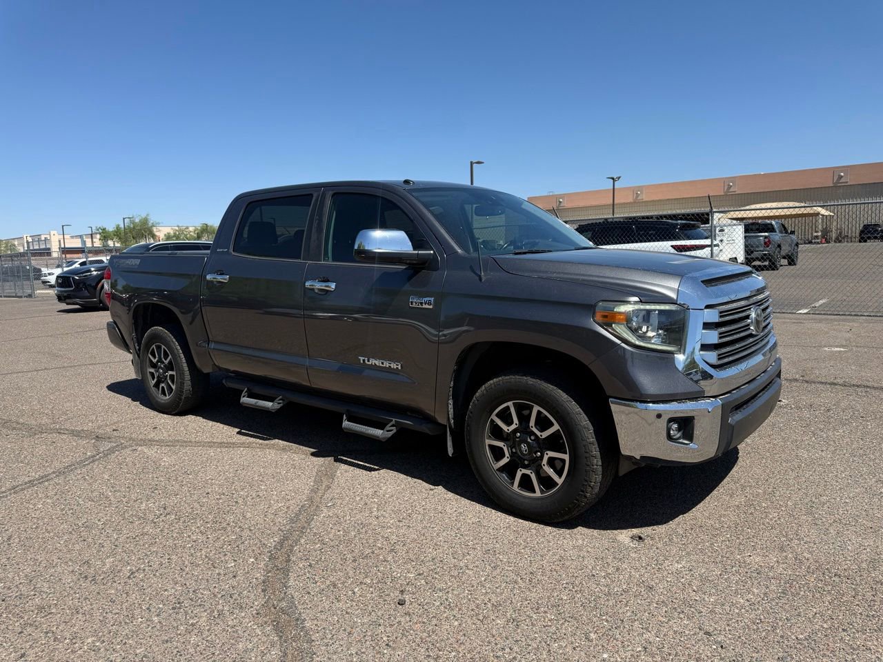 Used 2018 Toyota Tundra Limited w/ Limited Premium Package AWD/4WD image 3