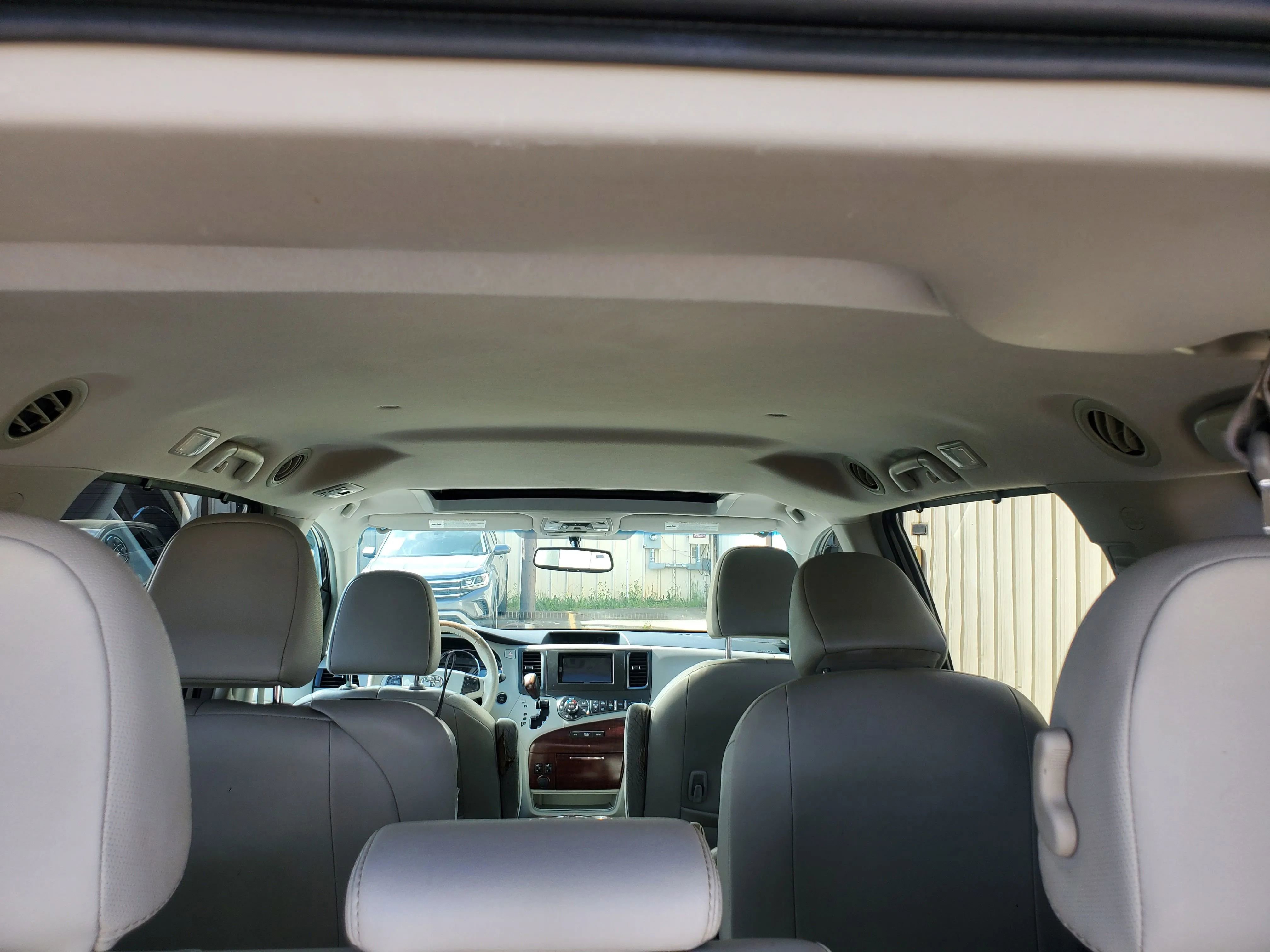 Used 2012 Toyota Sienna XLE w/ XLE Navigation Pkg FWD image 39