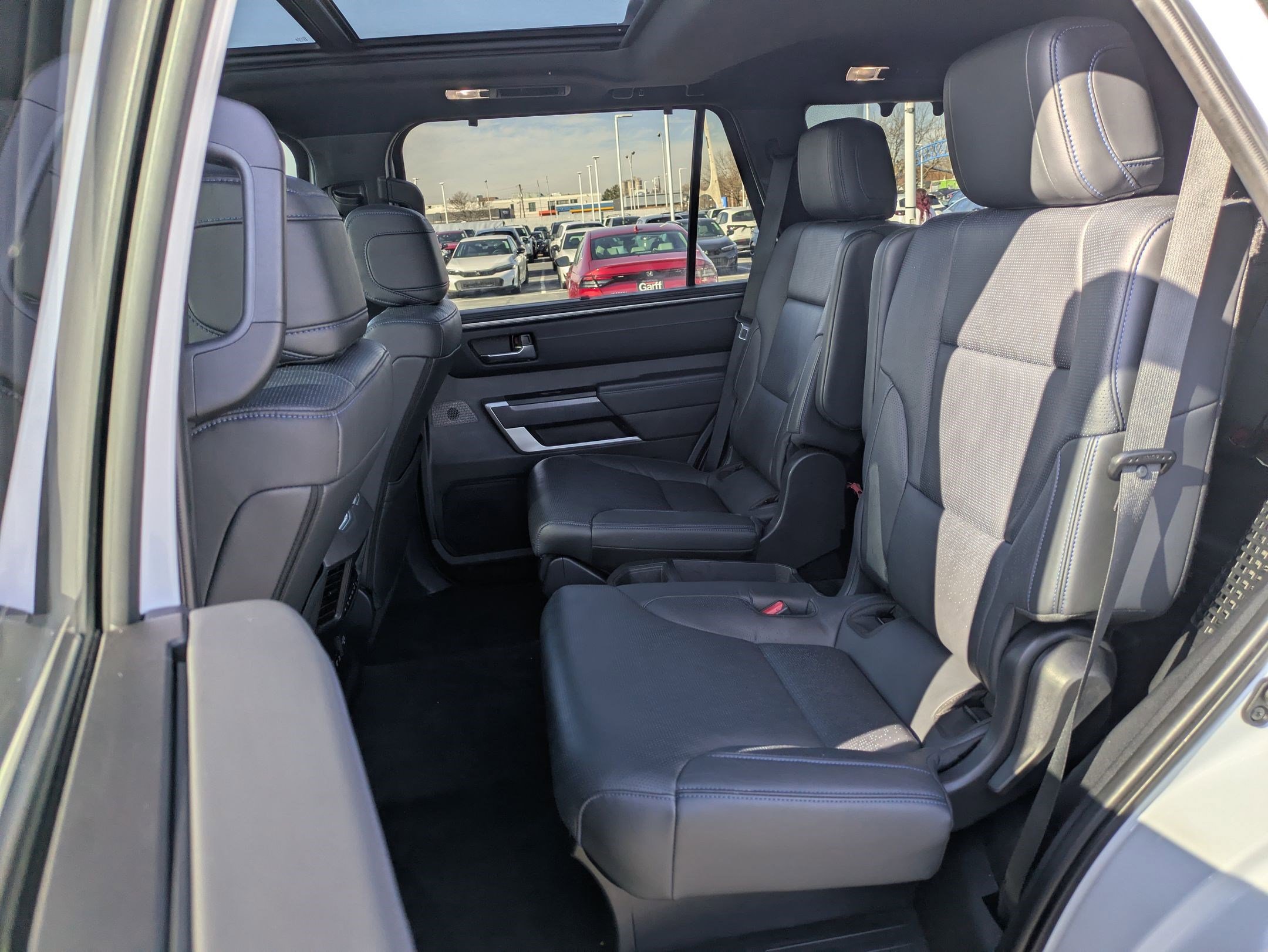 Used 2024 Toyota Sequoia Platinum image 31