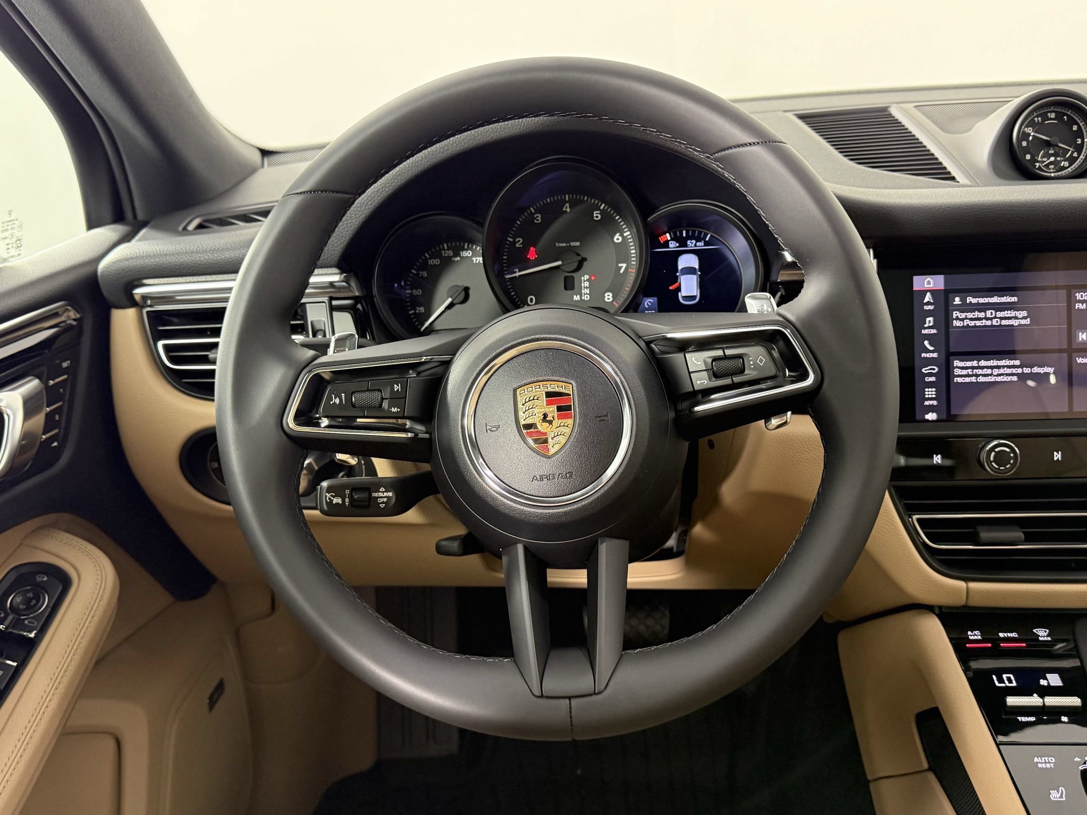 Certified 2026 Porsche Macan AWD/4WD image 19