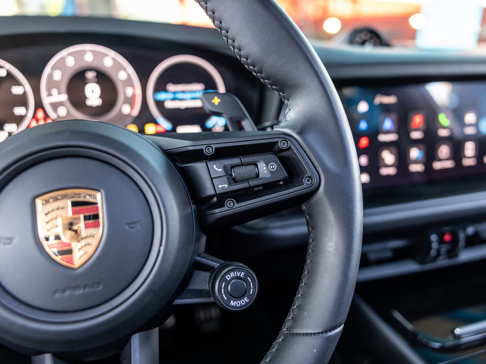Certified 2025 Porsche Cayenne GTS image 37