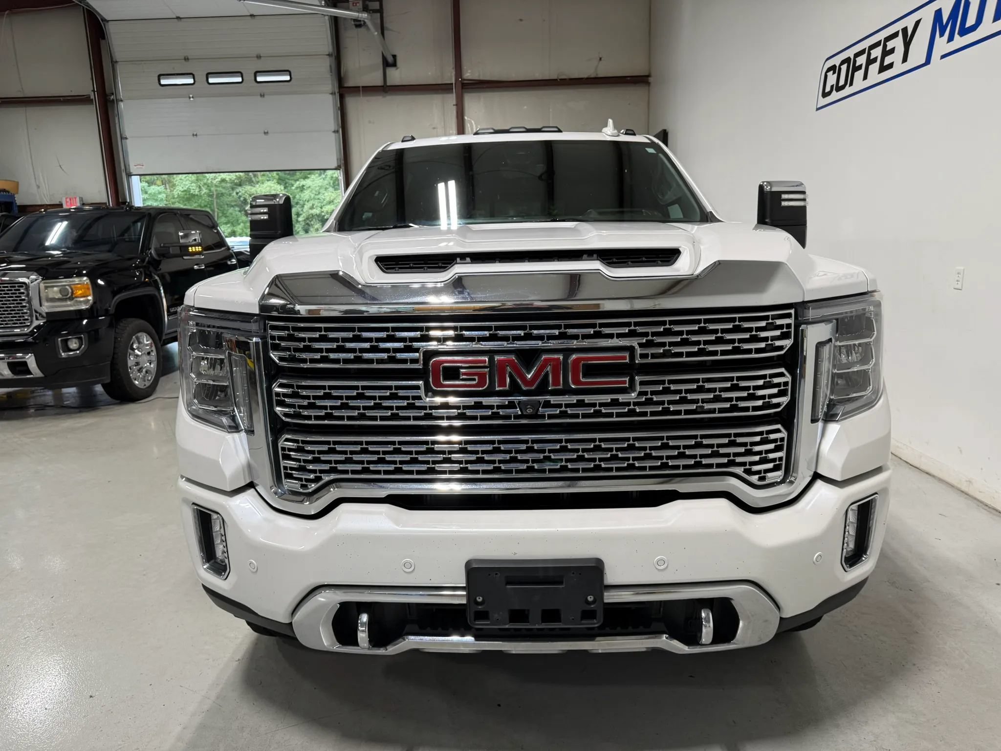 Used 2020 GMC Sierra 2500 Denali w/ Denali Ultimate Package AWD/4WD image 9
