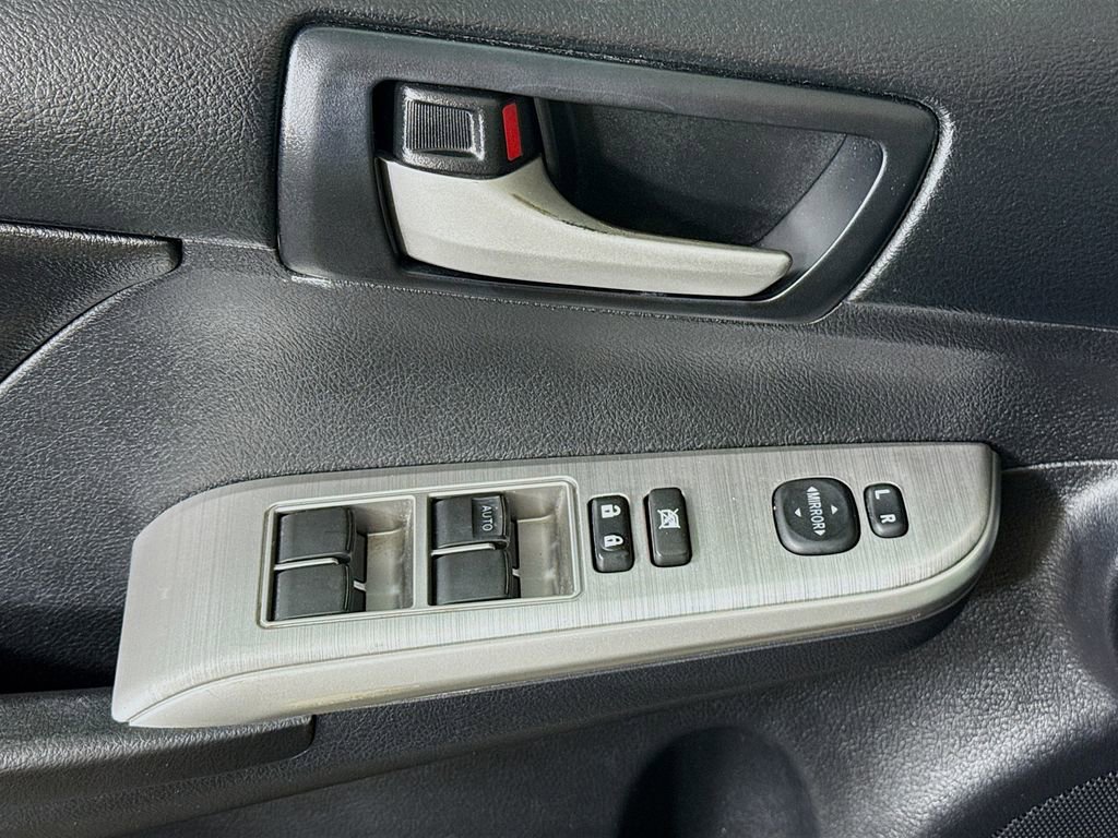 Used 2014 Toyota Camry SE FWD image 21
