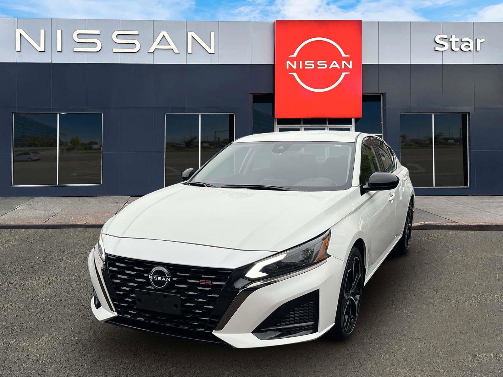 Used 2023 Nissan Altima 2.5 SR FWD image 3