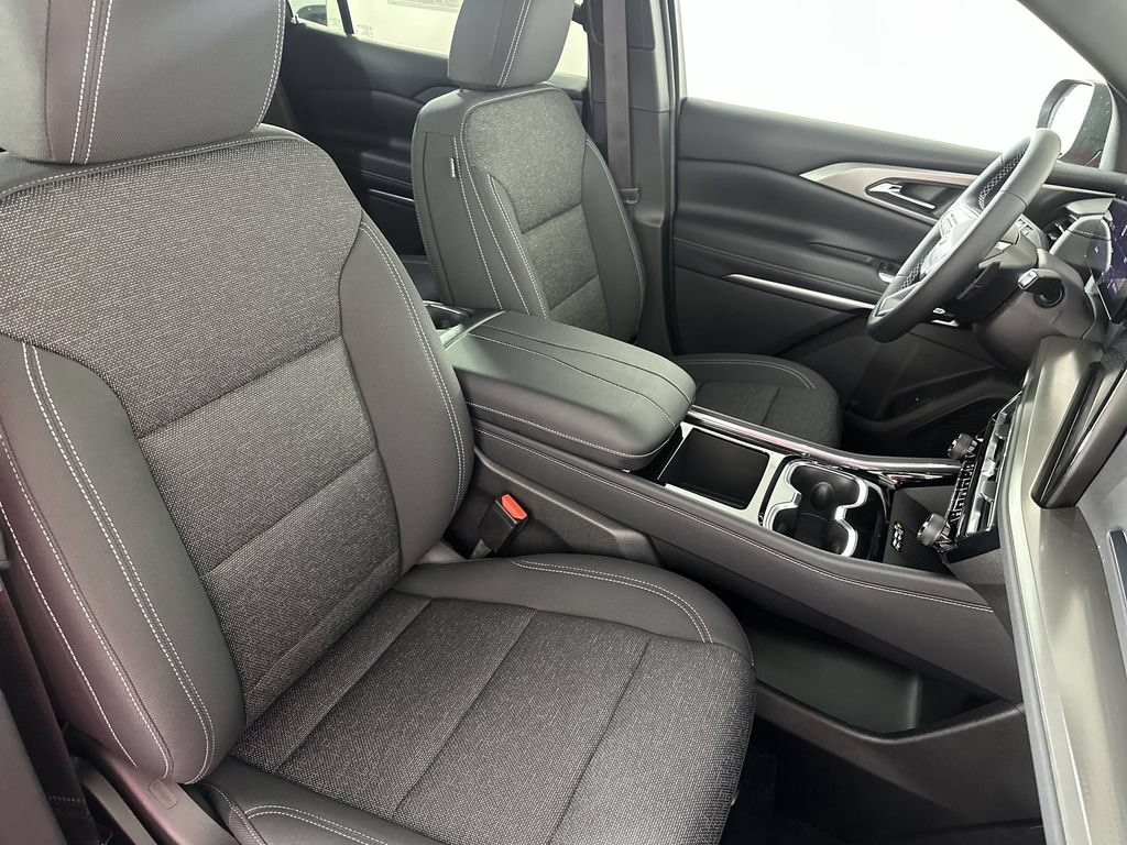New 2027 Chevrolet Traverse LT w/ LPO, Floor Liner Package FWD image 28