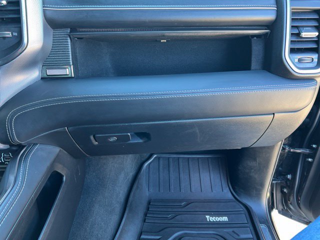 Used 2020 RAM 1500 Limited w/ Black Appearance Package AWD/4WD image 35