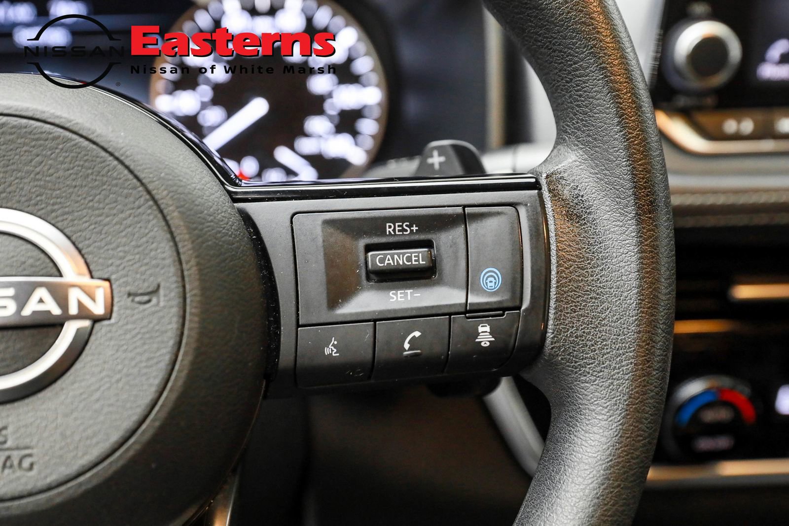 Used 2022 Nissan Rogue SV image 16