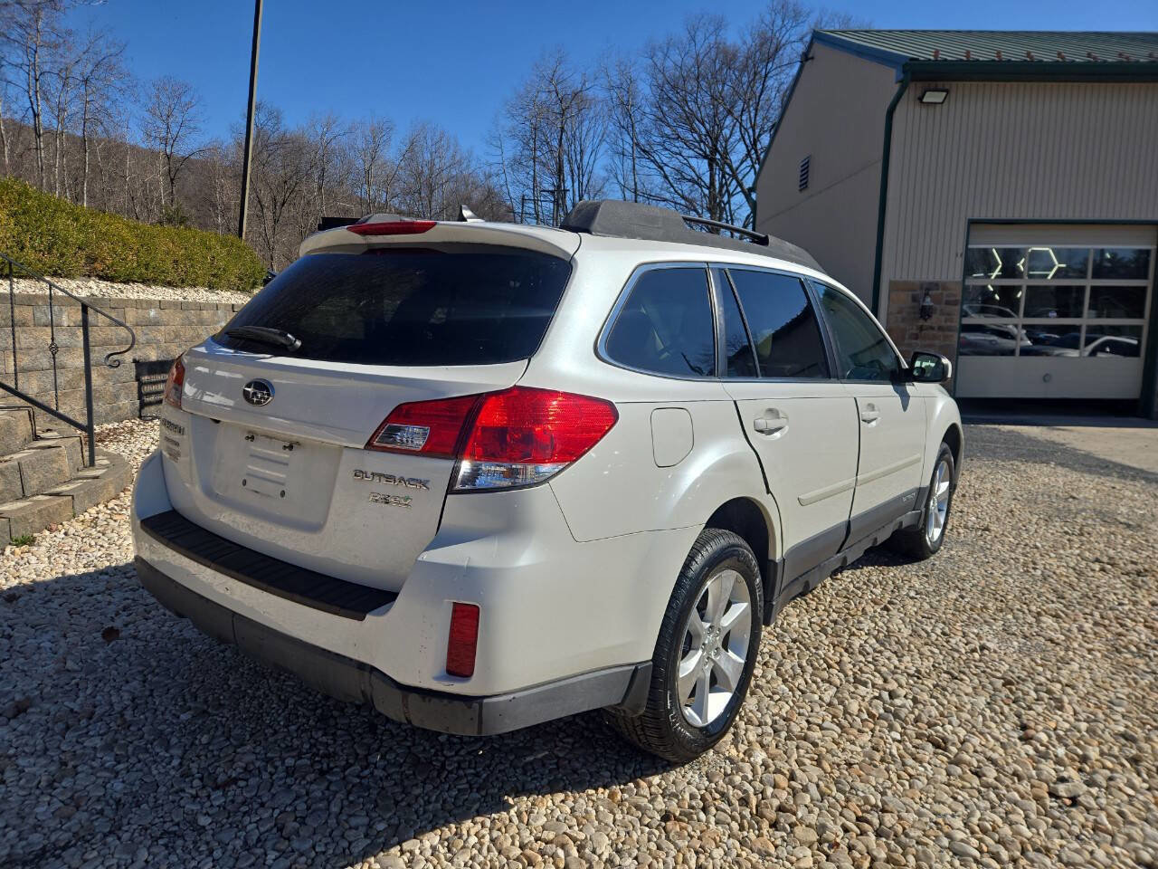 Used 2013 Subaru Outback 2.5i Limited AWD/4WD image 7
