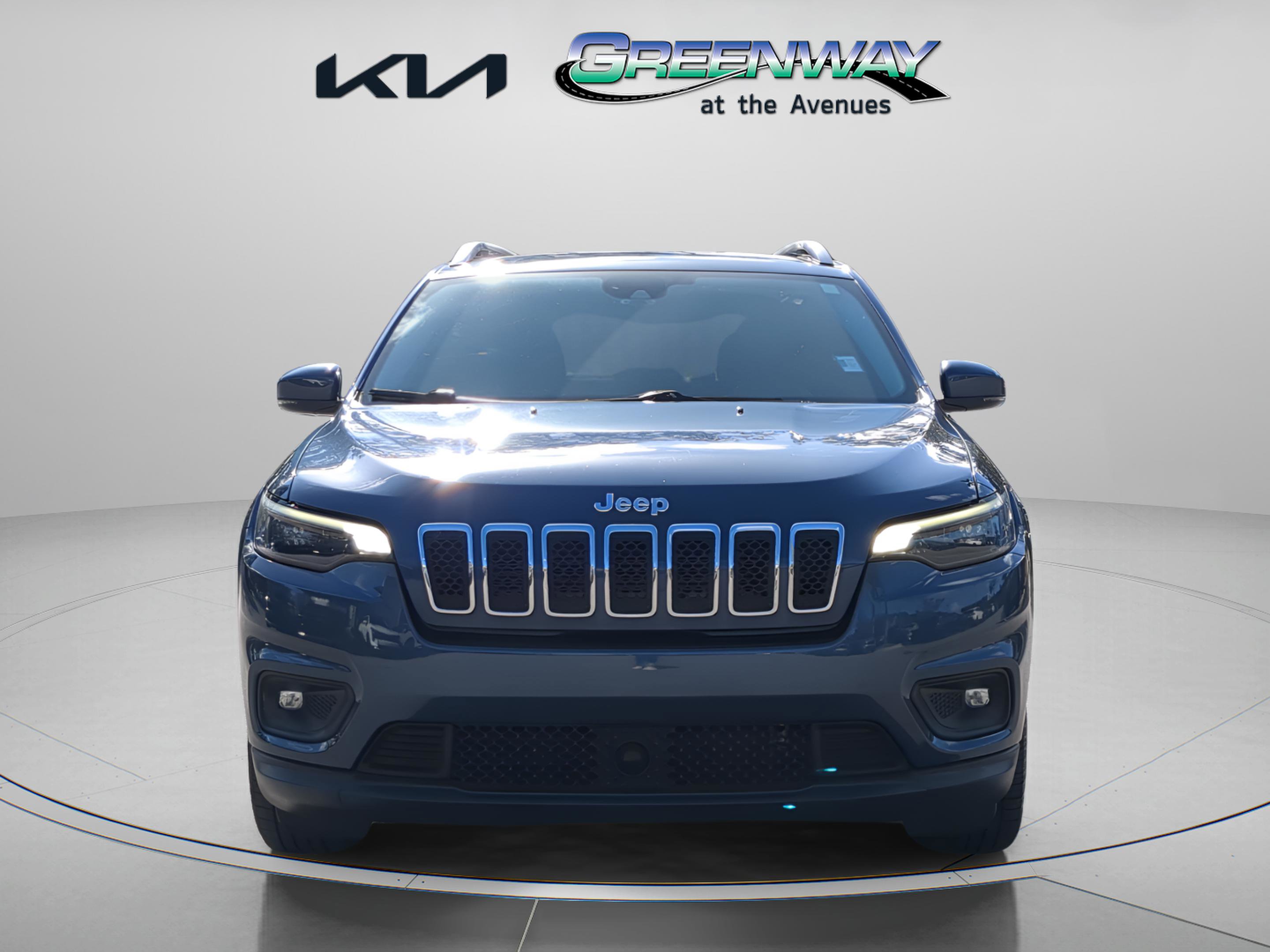Used 2021 Jeep Cherokee Latitude Lux FWD image 3