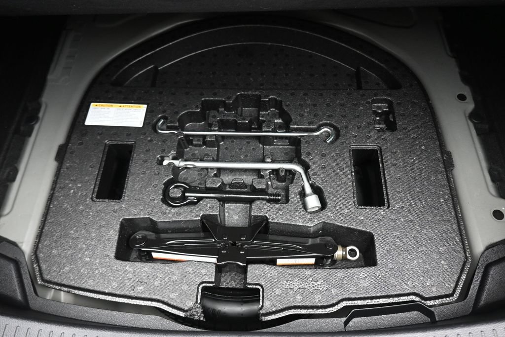 Used 2021 Toyota Corolla LE w/ Carpet Mat Package (TMS) FWD image 42