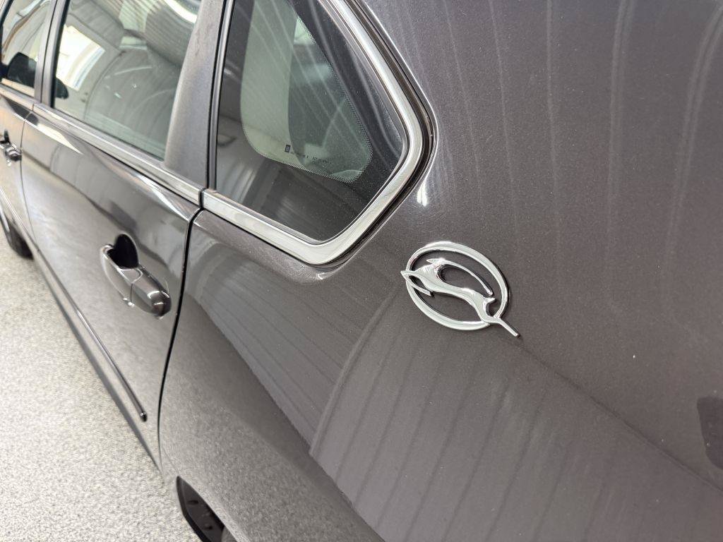 Used 2009 Chevrolet Impala LT FWD image 7