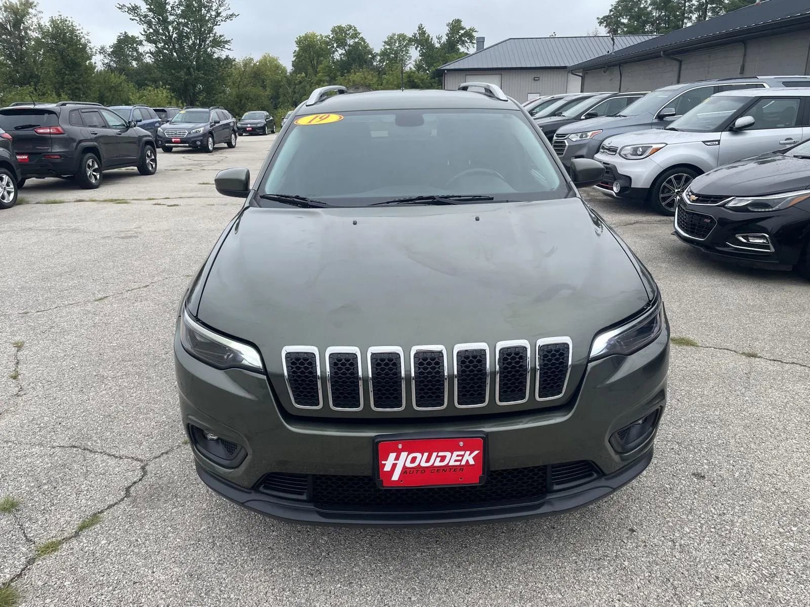 Used 2019 Jeep Cherokee Latitude w/ Cold Weather Group image 4