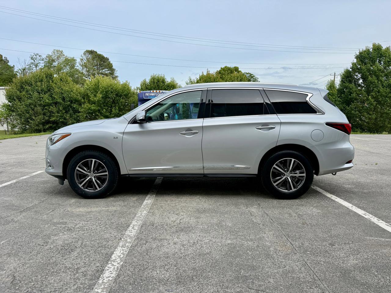 Used 2019 INFINITI QX60 Luxe w/ Essential Package AWD/4WD image 5
