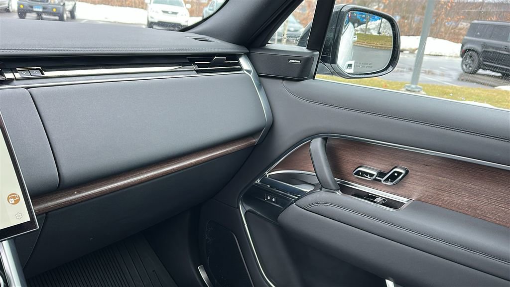 Certified 2023 Land Rover Range Rover SE image 19