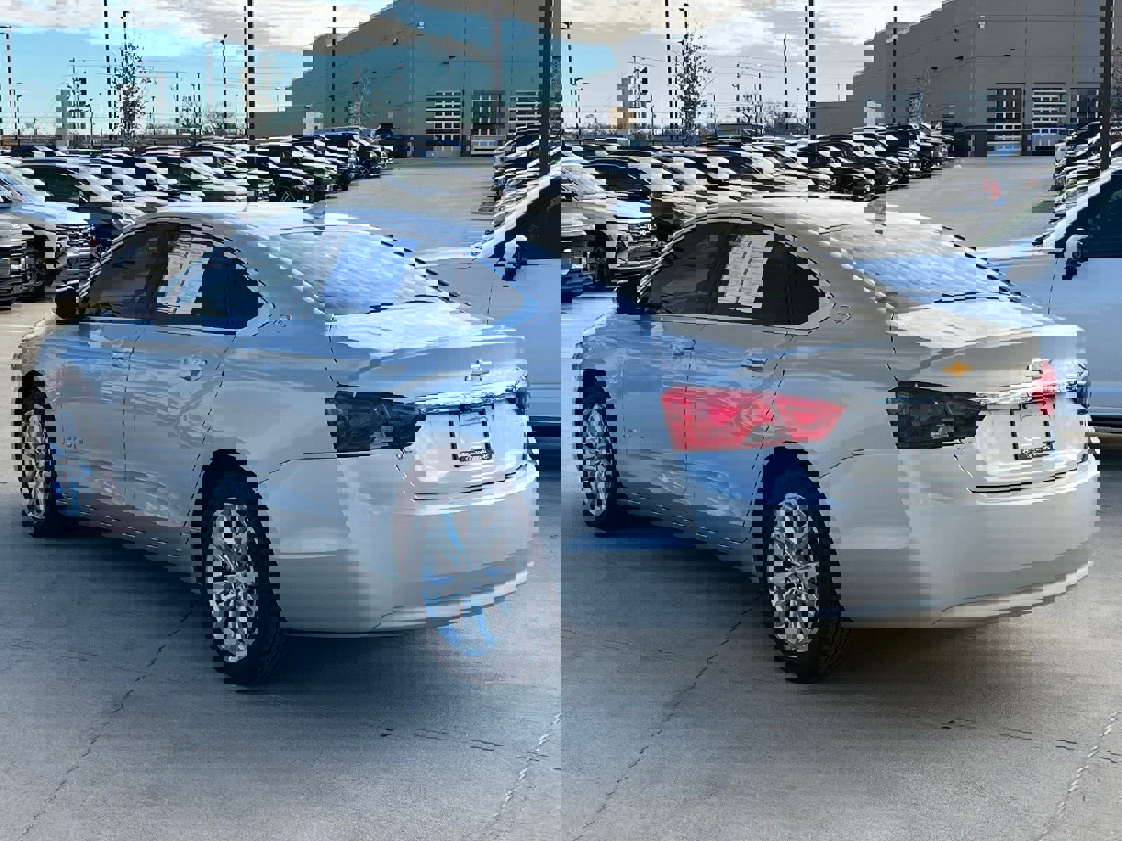 Used 2018 Chevrolet Impala LT w/ LT Leather Package image 9