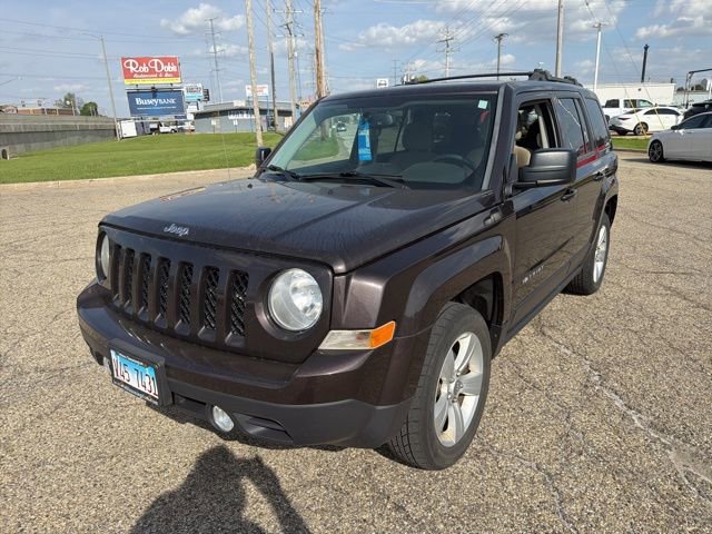 Used 2014 Jeep Patriot Latitude AWD/4WD image 3
